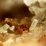 Vanadinite
FOV = 2.0 mm
(Autor: Doug)