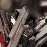 Manganvesuvianite
FOV = 3.9 mm
(Autor: Doug)