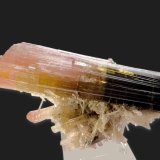 Elbaite
80 mm x 40 mm. Largest crystal size: 80 mm. Mass (weight): 74 g
(Autor: Carles Millan)