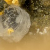 Phosgenite
FOV = 0.4 mm
(Autor: Doug)