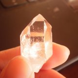 Quartz
2.5 cm tall x 1.6 cm wide
(Autor: Reelgoodwoman)