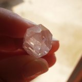 Quartz
2.5 cm tall x 1.6 cm wide
(Autor: Reelgoodwoman)
