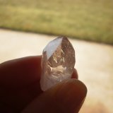 Quartz
2.5 cm tall x 1.6 cm wide
(Autor: Reelgoodwoman)