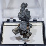 Acanthite after Pyrargyrite
3 x 1,6 cm
(Autor: Benj)