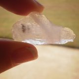 Quartz
3.8 cm high x 1 cm wide and 0.6 cm deep
(Autor: Reelgoodwoman)