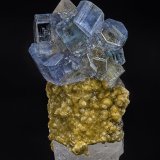 Fluorapatite, Quartz, Siderite
4.7 x 2.6 cm
(Autor: am mizunaka)