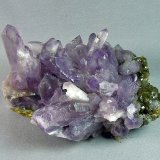 Quartz (variety amethyst) with Andradite (Garnet Group)
10.0 cm x 7.0 cm
(Autor: rweaver)