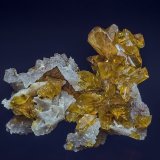 Barite, Quartz
7.0 x 6.0 x 7.3 cm
(Autor: am mizunaka)