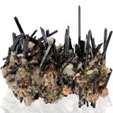 Barylite
Mount Malosa, Zomba District, Malawi
9 x 6 x 8.5 cm / main crystal: 1.8 cm
(Autor: mim Museum)