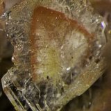 Baryte, Realgar
FOV appr. 0,5 cm
(Autor: Rob Schnerr)