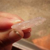 Quartz
1 1/4" high and 5/8" wide and 1/4" deep
(Autor: Reelgoodwoman)