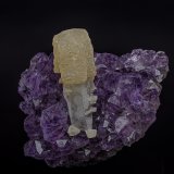Calcite, Quartz (variety amethyst)
6.2 x 6.2 cm
(Autor: am mizunaka)