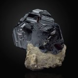 Hematite with Rutile
~4 cm
(Autor: dontgogreen)