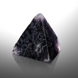 Chambersite
1 x 1 x 1 cm / main crystal: 0.9 cm.
(Autor: MIM Museum)
