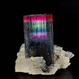Elbaite, Albite
3.6 x 3.4 cm
(Autor: am mizunaka)