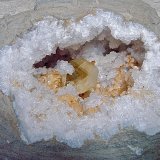 Barite and Dolomite on Quartz
geode cavity is 13 cm x 10 cm. barite crystal is 5 cm and dolomite groupings are up to 4.5 cm
(Autor: Bob Harman)