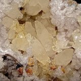 Calcite, Dolomite, Barite and Sphalerite on Quartz
the largest doubly terminated calcite is 7 cm
(Autor: Bob Harman)