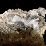 Quartz (Japan Law twin)
specimen is 6.5 cm, Largest quartz crystals are 2.5 cm
(Autor: Bob Harman)
