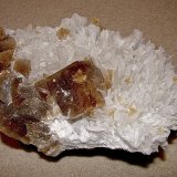 Fuorite and Celestine
specimen is 20 cm, largest fluorite cube is 4.5 cm, celestine blades are about 3.3 cm
(Autor: Bob Harman)