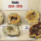 Calcite on dolomite. Sphalerite
variously sized geodes
(Autor: Bob Harman)