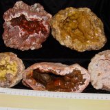 Quartz (variety chalcedony) with iron oxides
from about 8 cm to 13 cm
(Autor: Bob Harman)