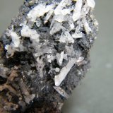 Mimetite and Smithsonite
34mm x 47mm x 35mm
(Autor: Heimo Hellwig)