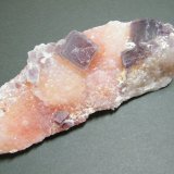 Fluorite on Quartz
116mm x 45mm x 28mm
(Autor: Heimo Hellwig)