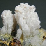 Opal (variety hyalite) on Fluorite
94mm x 51mm x 68mm
(Autor: Heimo Hellwig)