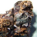 Cuprite
41mm x 24mm x 32mm
(Autor: Heimo Hellwig)
