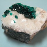 Dioptase on Calcite
49mm x 37mm x 45mm
(Autor: Heimo Hellwig)