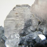 Calcite and Mottramite
100mm x 60mm x 50mm
(Autor: Heimo Hellwig)