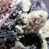 Mimetite
65mm x 50mm x 45mm
(Autor: Heimo Hellwig)