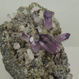 Quartz (var. Amethyst)
9.5 x 7.1 x 5.7 centimeters
(Autor: Ricardo Melendez)