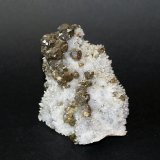 Sphalerite (variety cleiophane) on Quartz
70mm x 75mm x 60mm
(Autor: Philippe Durand)