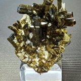 Epidote
75mm x 55mm x 40mm
(Autor: Philippe Durand)