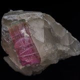 Elbaite, Quartz
8.8 x 6.9 cm
(Autor: am mizunaka)