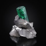 Beryl (variety emerald) on Dolomite
29 x 28 x 28 mm
(Autor: TamaHiguchi)