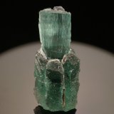 Beryl (variety emerald)
2.05 cm x .91 cm x .84 cm
(Autor: Val)