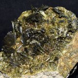 Epidote
6x8x3 cm
(Autor: Joseph DOliveira)