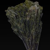 Epidote, Quartz
8.9 x 5.0 cm
(Autor: am mizunaka)