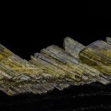 Epidote
7.0 x 1.8 cm
(Autor: am mizunaka)