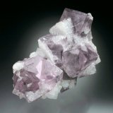 Fluorite, Quartz
11x6x5 cm overall size
(Autor: Jesse Fisher)