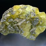 Fluorite, Pyrite
14x9x6 cm overall size
(Autor: Jesse Fisher)