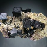 Fluorite
9x6x4 cm overall size
(Autor: Jesse Fisher)