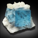 Fluorite, Baryte, Calcite
6.5 x 6 x 4 cm / main crystal: 4.1 cm
(Autor: MIM Museum)