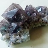 Fluorite (purple)
7x3.5x2.5cm 52g
(Autor: captaincaveman)