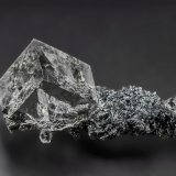 Fluorite, Quartz
3.7 x 1.2 cm
(Autor: am mizunaka)