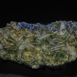 Fluorite, Quartz
8.6 x 4.2 cm
(Autor: am mizunaka)