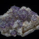 Fluorite, Quartz
9.8 x 5.6 cm
(Autor: am mizunaka)