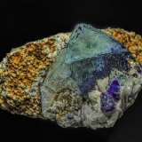 Fluorite, Quartz
8.4 x 7.6 cm
(Autor: am mizunaka)
